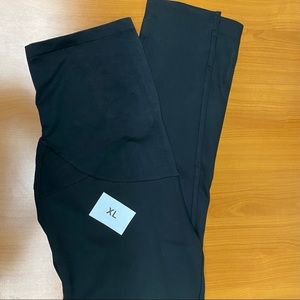 Black maternity leggings (new)